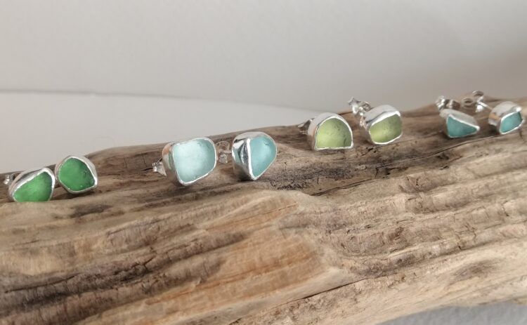 Seaglass stud earrings - Silver