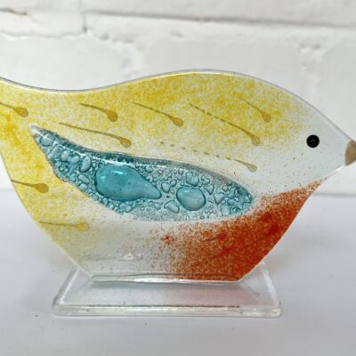 Standing bird - Powdered and fused glass - 14 cm x 8 cm - by Anne Marshall