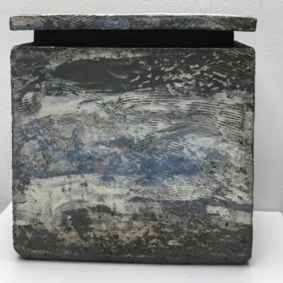 Lidded Box - Ceramic - 160 x160 x60 mm - by Jenny Murrell