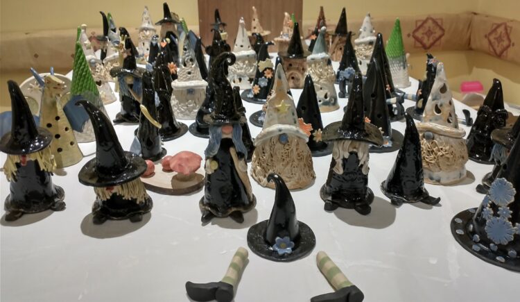 witches under construction - Stoneware clay