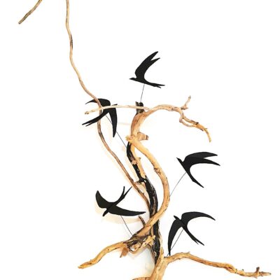 In flight - wire and sheet metal sculpture - 100cm x 80cm - by Deborah Hochreutener