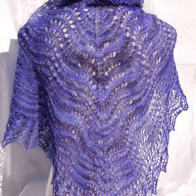 Lacey shawl - Marnio - Large - by Julia Parmenter