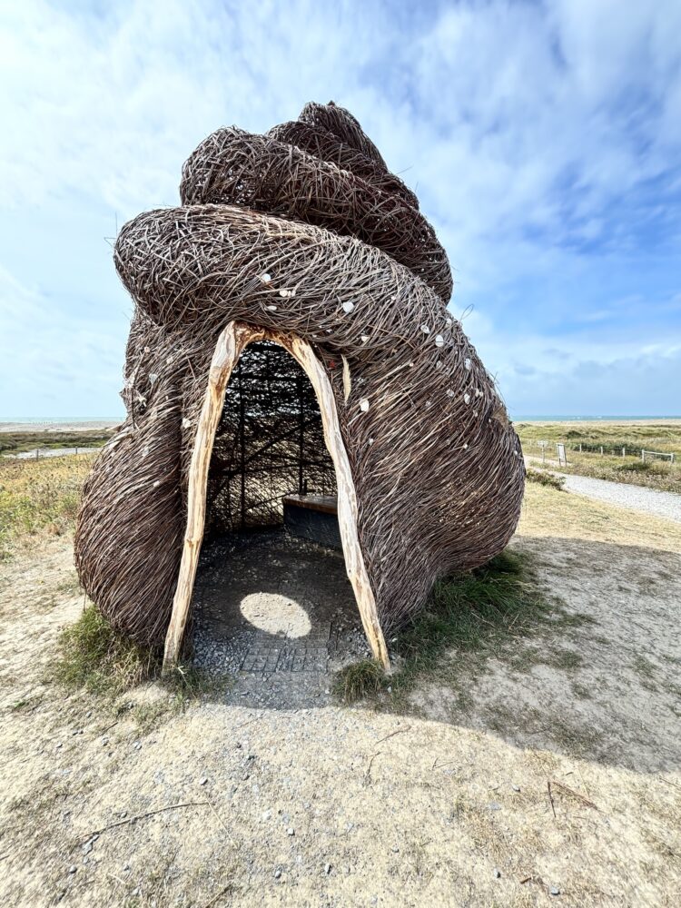 Periwinkle - willow and wire