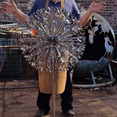 Bespoke extra large Allium - metal - 856.63kB - by Paul Mahony