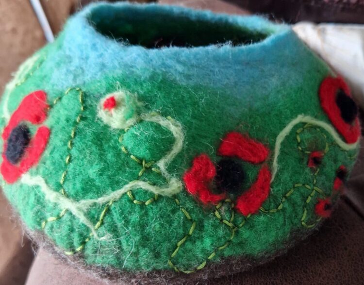 Poppy Pot - Wool
